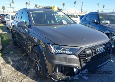 2021 Audi Q7 Prestige 55 Tfsi Quattro Tiptronic z USA, uszkodzony, nr VIN WA1VXBF79MD032133